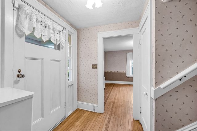 1168 River Rd, Agawam, MA 01001