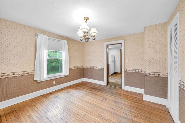 1168 River Rd, Agawam, MA 01001