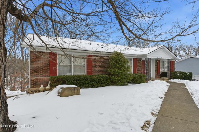 9001 Lakeridge Dr, Louisville, KY 40272