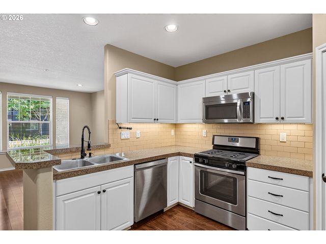 11488 Sw ZURICH St, Wilsonville, OR 97070