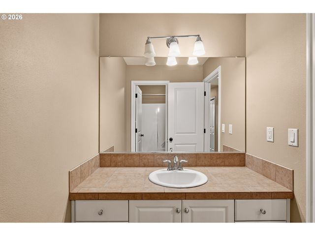 11488 Sw ZURICH St, Wilsonville, OR 97070