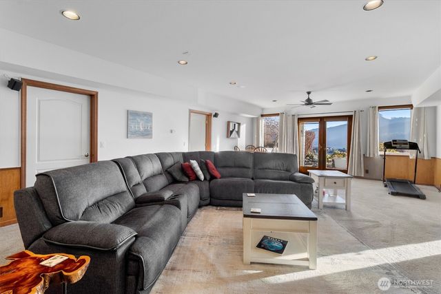 18019 Mariposa Lane, Mount Vernon, WA 98274