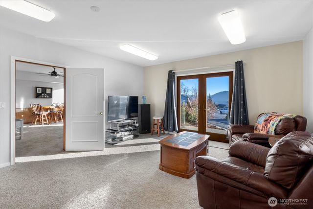 18019 Mariposa Lane, Mount Vernon, WA 98274