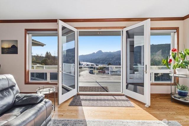 18019 Mariposa Lane, Mount Vernon, WA 98274