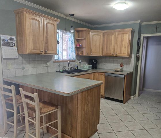 20900 Bayside Street, Saint Clair Shores, MI 48081