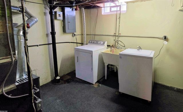 20900 Bayside Street, Saint Clair Shores, MI 48081