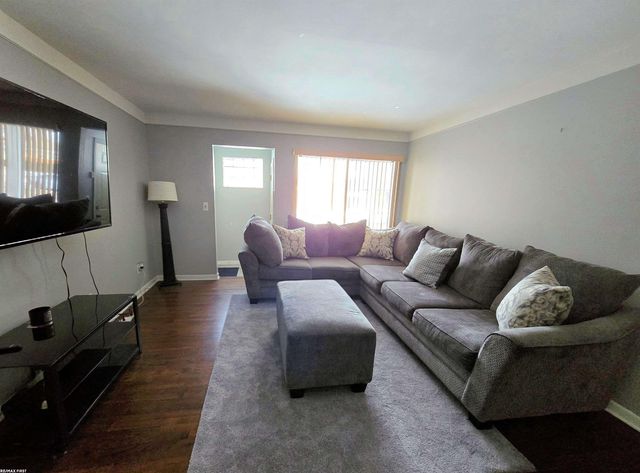 20900 Bayside Street, Saint Clair Shores, MI 48081