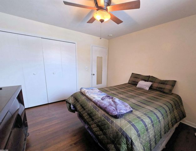 20900 Bayside Street, Saint Clair Shores, MI 48081