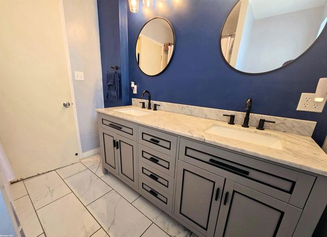 20900 Bayside Street, Saint Clair Shores, MI 48081