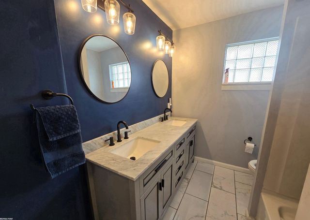 20900 Bayside Street, Saint Clair Shores, MI 48081