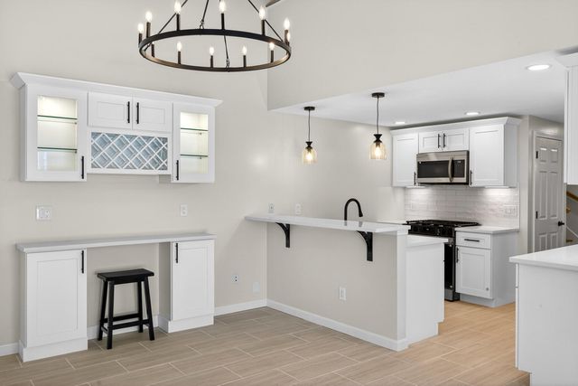 2 Pine Grove Village, Yarmouth Port, MA 02675