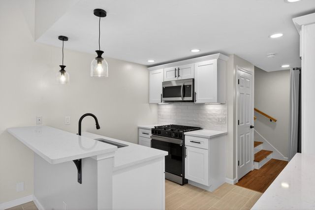 2 Pine Grove Village, Yarmouth Port, MA 02675