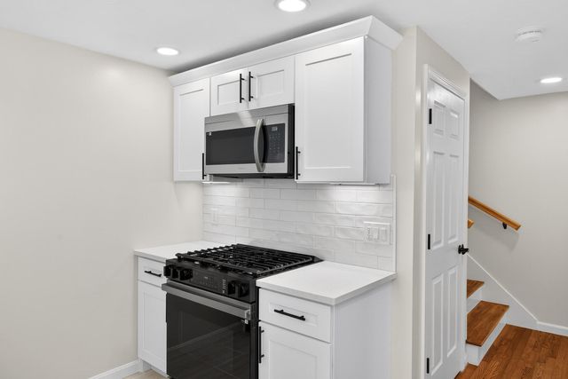 2 Pine Grove Village, Yarmouth Port, MA 02675