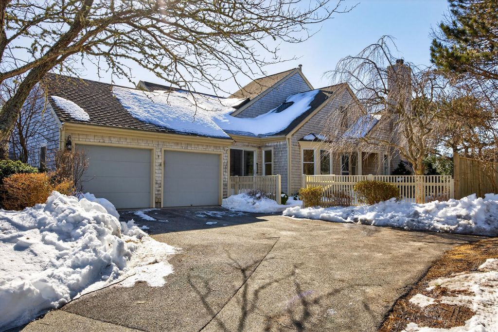 2 Pine Grove Village, Yarmouth Port, MA 02675