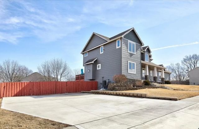 923 S 10th Street, Adel, IA 50003