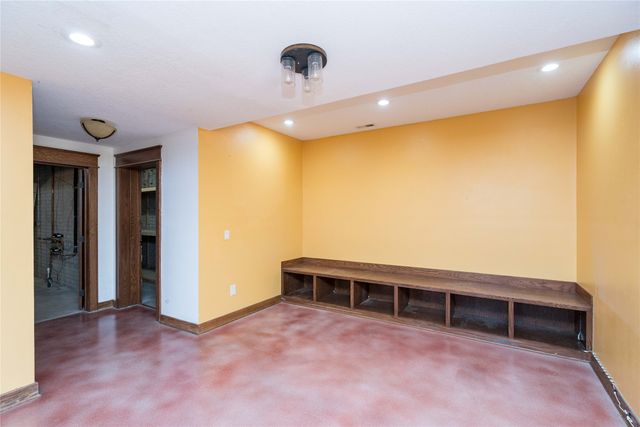 923 S 10th Street, Adel, IA 50003