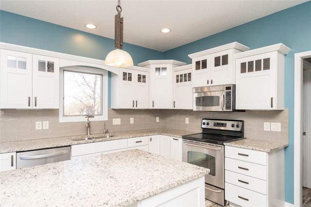 923 S 10th Street, Adel, IA 50003