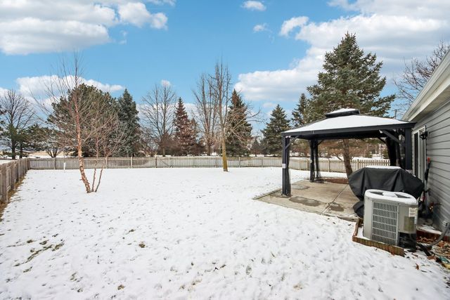 2492 Concord Court, Montgomery, IL 60538