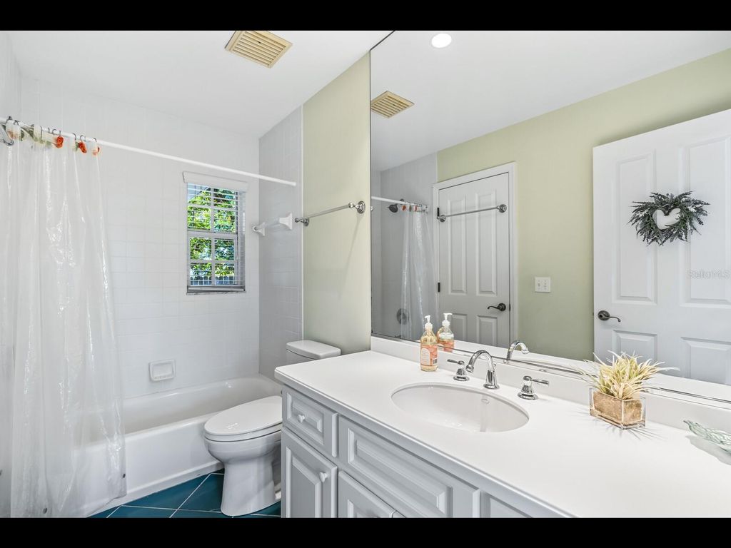 Image 20 of property listing at 252 WATERWAYS AVENUE, Boca Grande, FL 33921