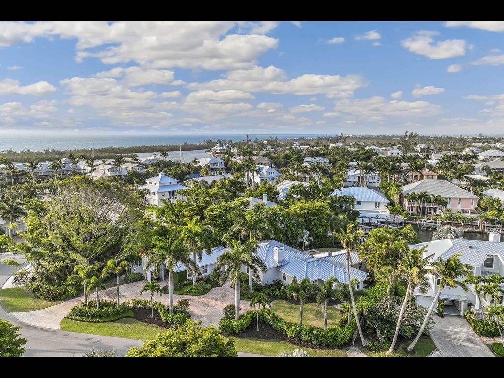 Image 32 of property listing at 252 WATERWAYS AVENUE, Boca Grande, FL 33921