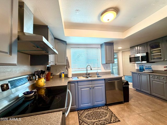 9437 N 51ST Drive, Glendale, AZ 85302