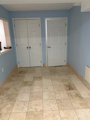 18 Lakeside Drive, Valhalla, NY 10595