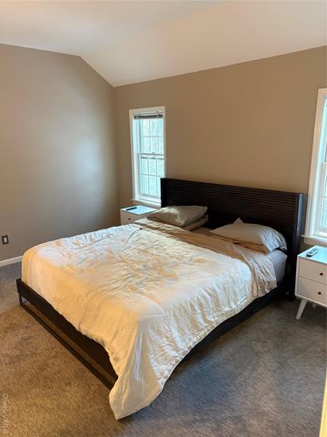 18 Lakeside Drive, Valhalla, NY 10595