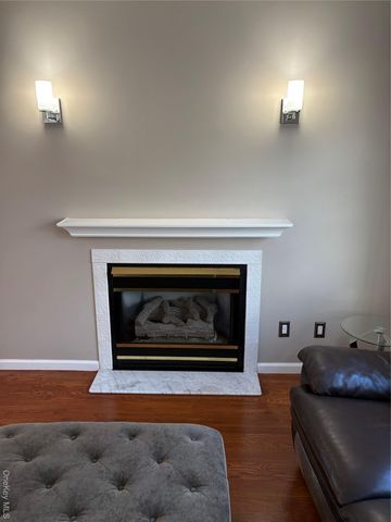 18 Lakeside Drive, Valhalla, NY 10595