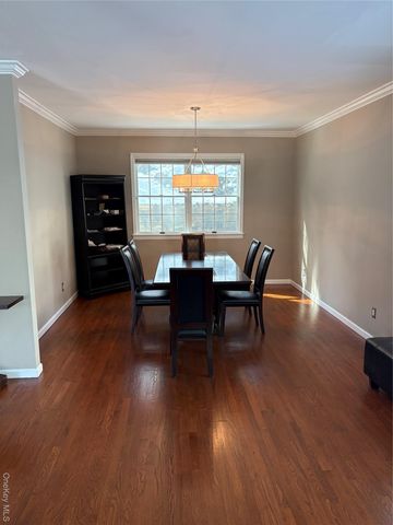 18 Lakeside Drive, Valhalla, NY 10595