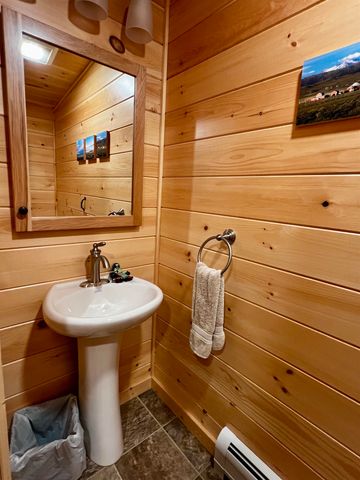 2243 West Lake Road, Poultney, VT 05774