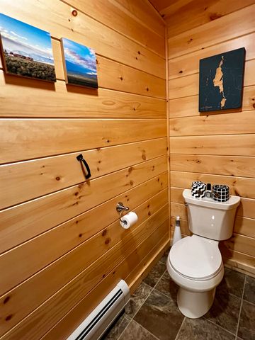 2243 West Lake Road, Poultney, VT 05774