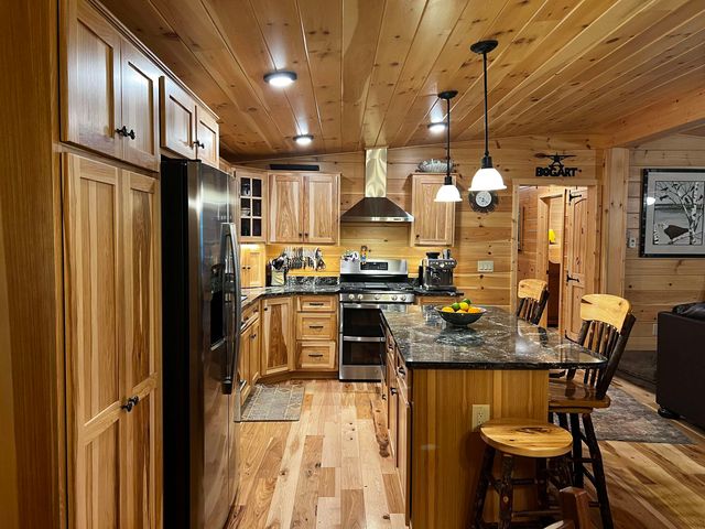 2243 West Lake Road, Poultney, VT 05774