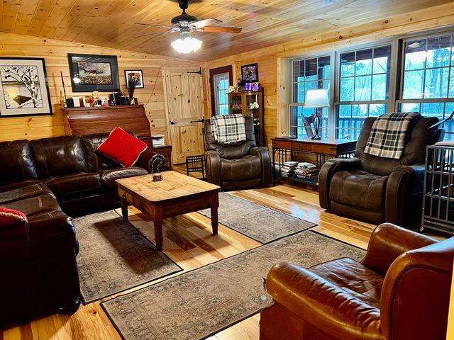 2243 West Lake Road, Poultney, VT 05774