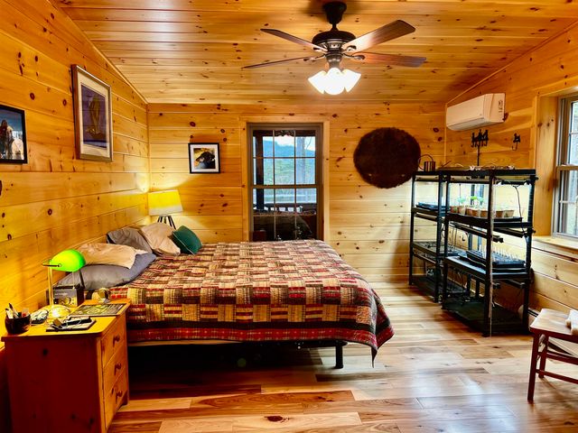 2243 West Lake Road, Poultney, VT 05774