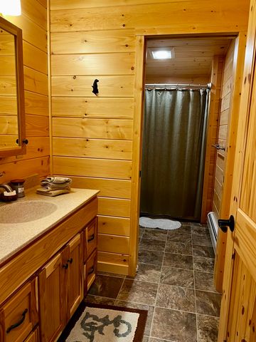 2243 West Lake Road, Poultney, VT 05774