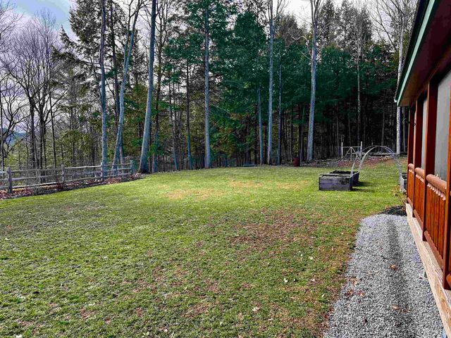 2243 West Lake Road, Poultney, VT 05774