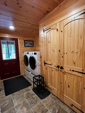 2243 West Lake Road, Poultney, VT 05774