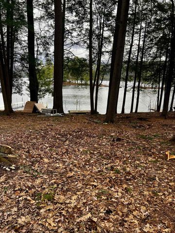 2243 West Lake Road, Poultney, VT 05774