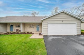 521 Wilcox Lane B, Austintown, OH 44515