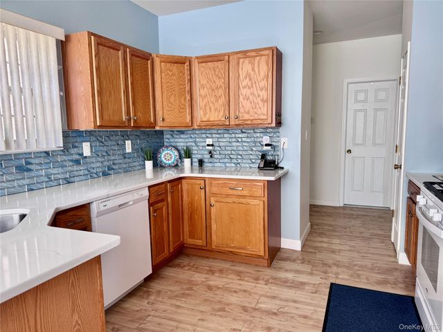 4001 Saint Andrews Avenue 4001, Riverhead, NY 11901