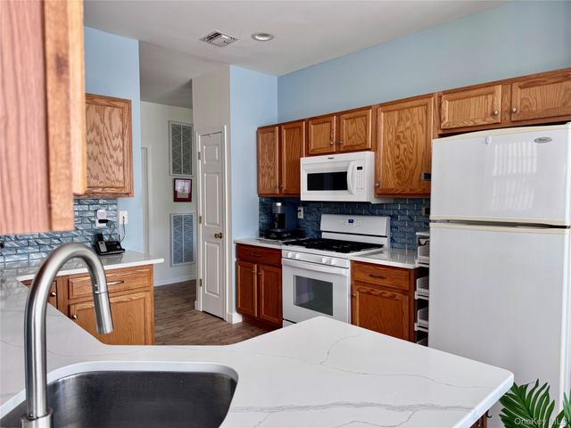 4001 Saint Andrews Avenue 4001, Riverhead, NY 11901