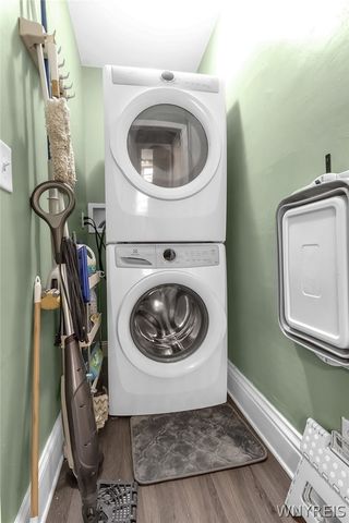 251 Pleasant Avenue, Hamburg, NY 14075