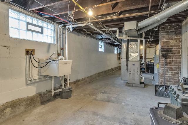 251 Pleasant Avenue, Hamburg, NY 14075