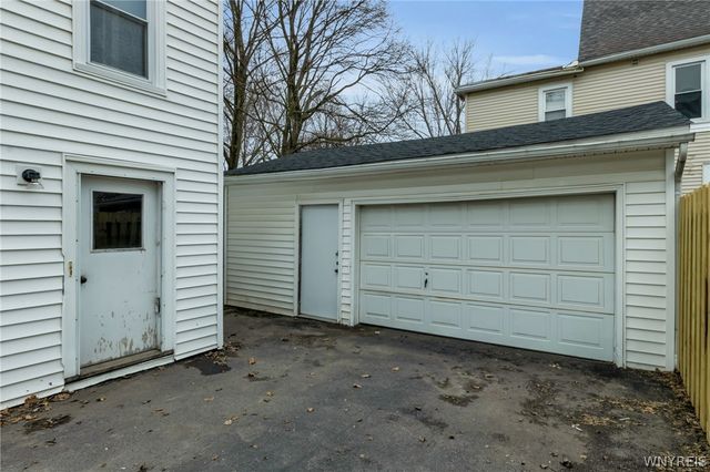 251 Pleasant Avenue, Hamburg, NY 14075