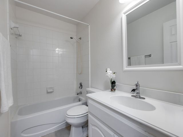 4226 Squaw Creek Drive, Frisco, TX 75035