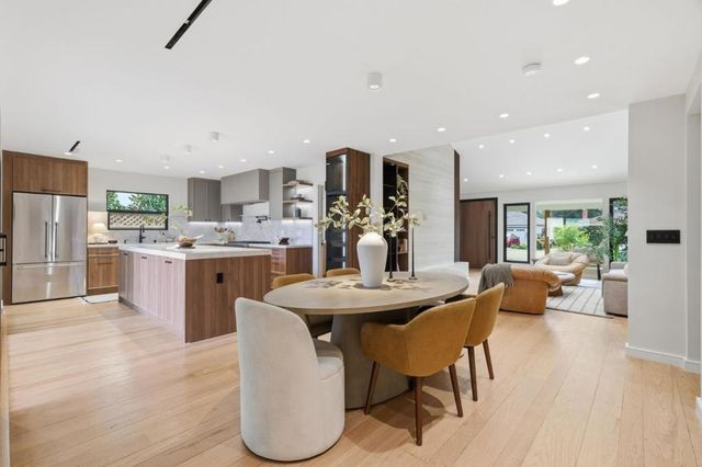 371 E Oakwood Boulevard, Redwood City, CA 94061