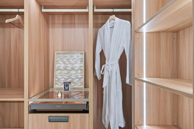 371 E Oakwood Boulevard, Redwood City, CA 94061