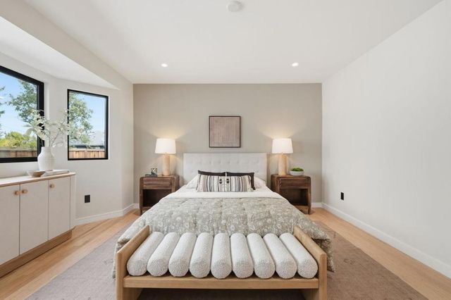 371 E Oakwood Boulevard, Redwood City, CA 94061