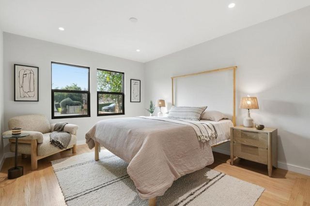 371 E Oakwood Boulevard, Redwood City, CA 94061