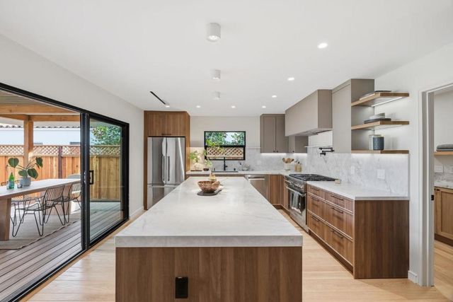 371 E Oakwood Boulevard, Redwood City, CA 94061